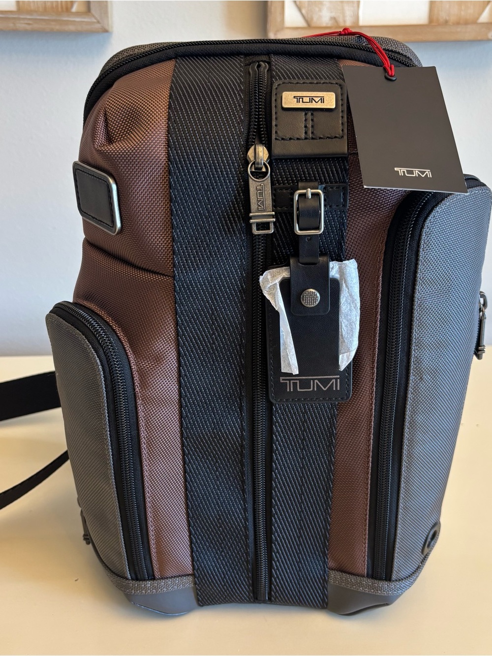 TUMI Higgins men’s sling pack black brown colorblock multi bag NEW - Picture 2 of 12